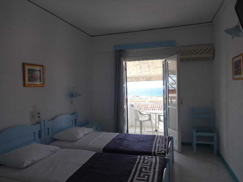 Remezzo Hotel & Studios Питагорио Екстериор снимка