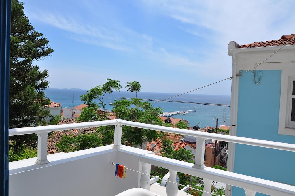 Remezzo Hotel & Studios Питагорио Стая снимка