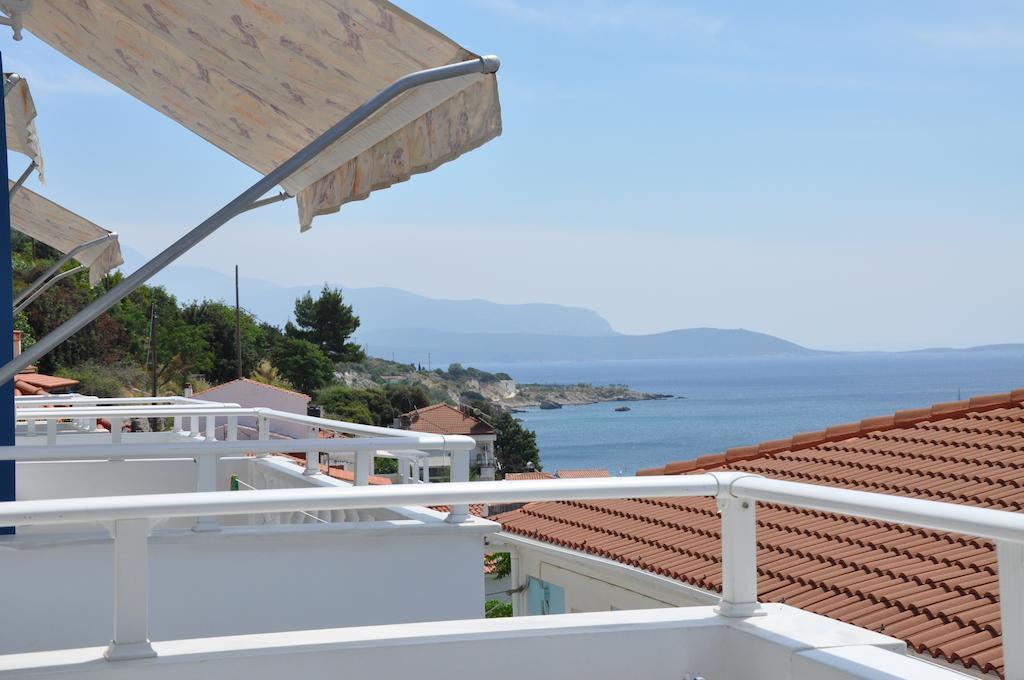 Remezzo Hotel & Studios Питагорио Стая снимка