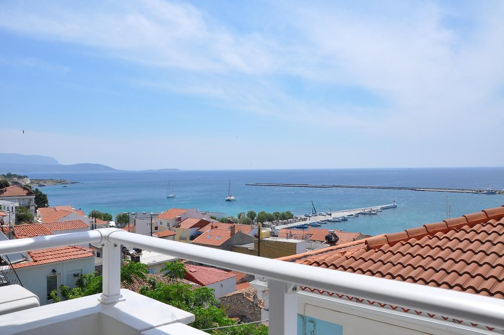 Remezzo Hotel & Studios Питагорио Стая снимка