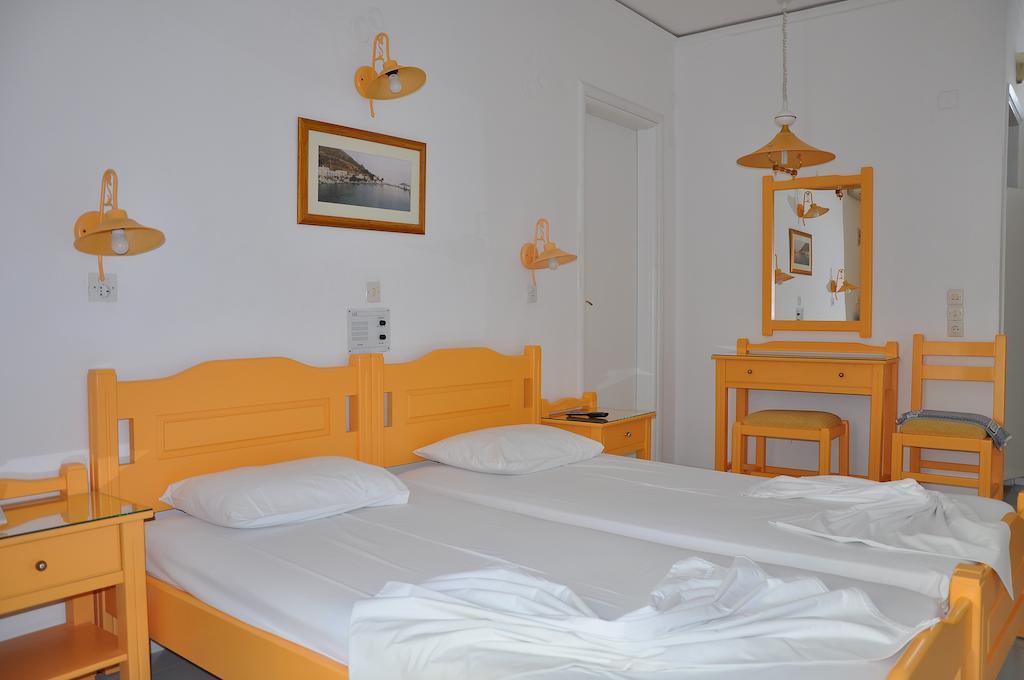Remezzo Hotel & Studios Питагорио Стая снимка