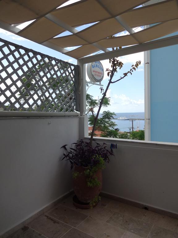 Remezzo Hotel & Studios Питагорио Стая снимка