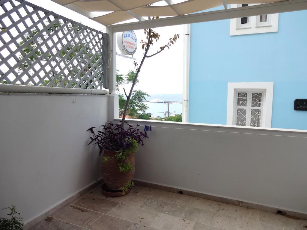 Remezzo Hotel & Studios Питагорио Стая снимка