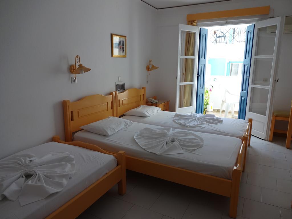 Remezzo Hotel & Studios Питагорио Екстериор снимка