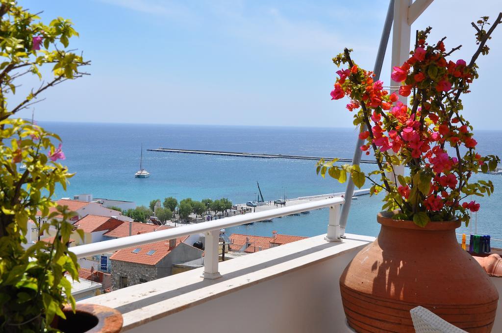 Remezzo Hotel & Studios Питагорио Екстериор снимка