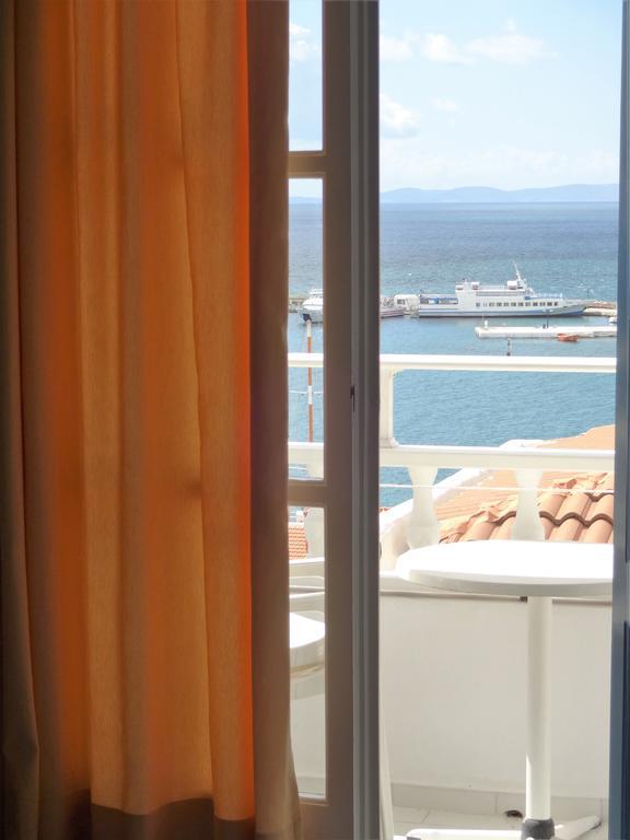 Remezzo Hotel & Studios Питагорио Екстериор снимка